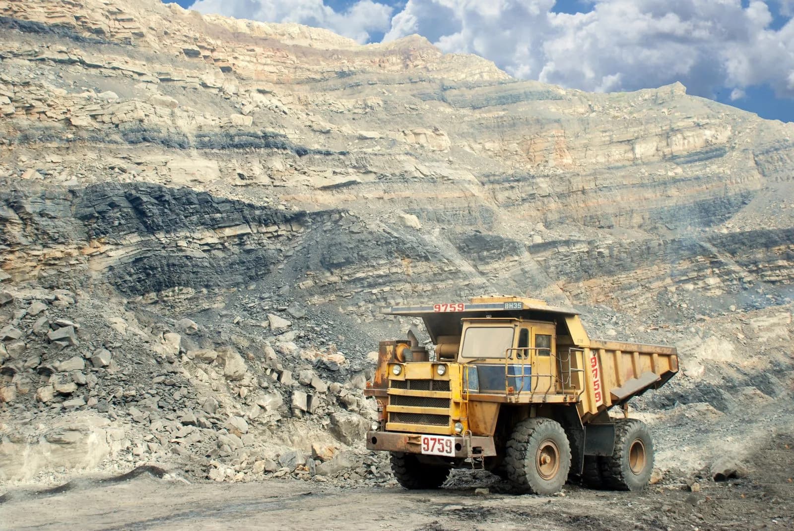 Mining equipment operator — Mining & Natural Resources marketing by TML Agency
